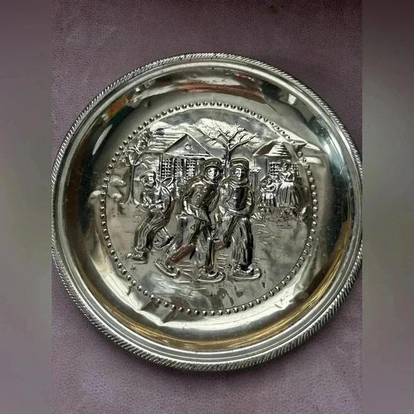 Vintage Brass Tin Gold Wall Decorative Plates Lightweight - Picture 3 of 11